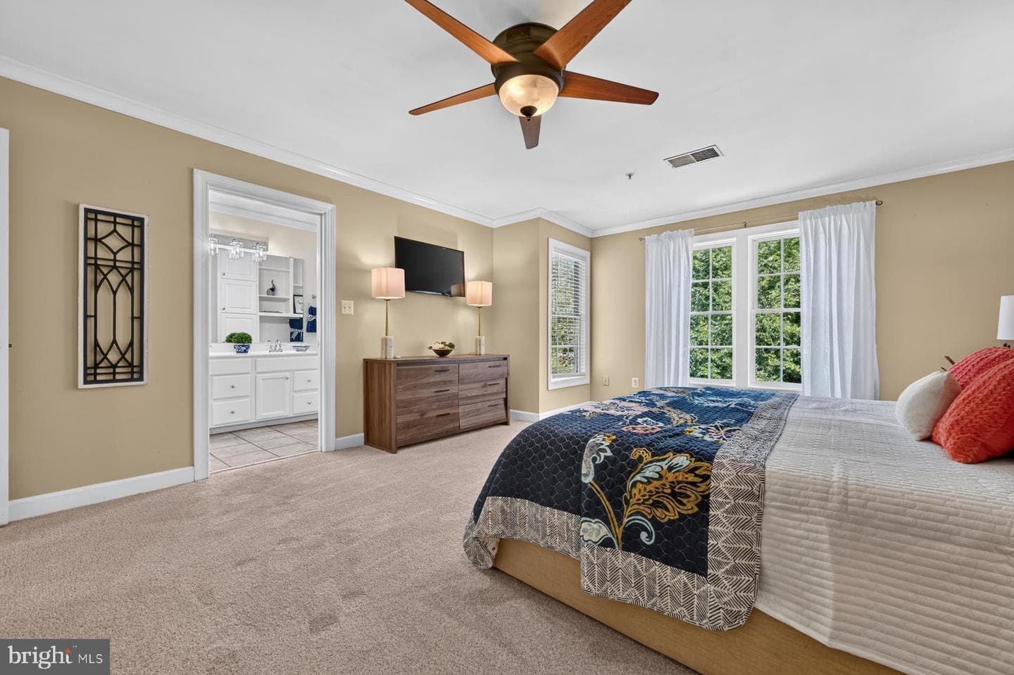 144 Riverton Place photo 19
