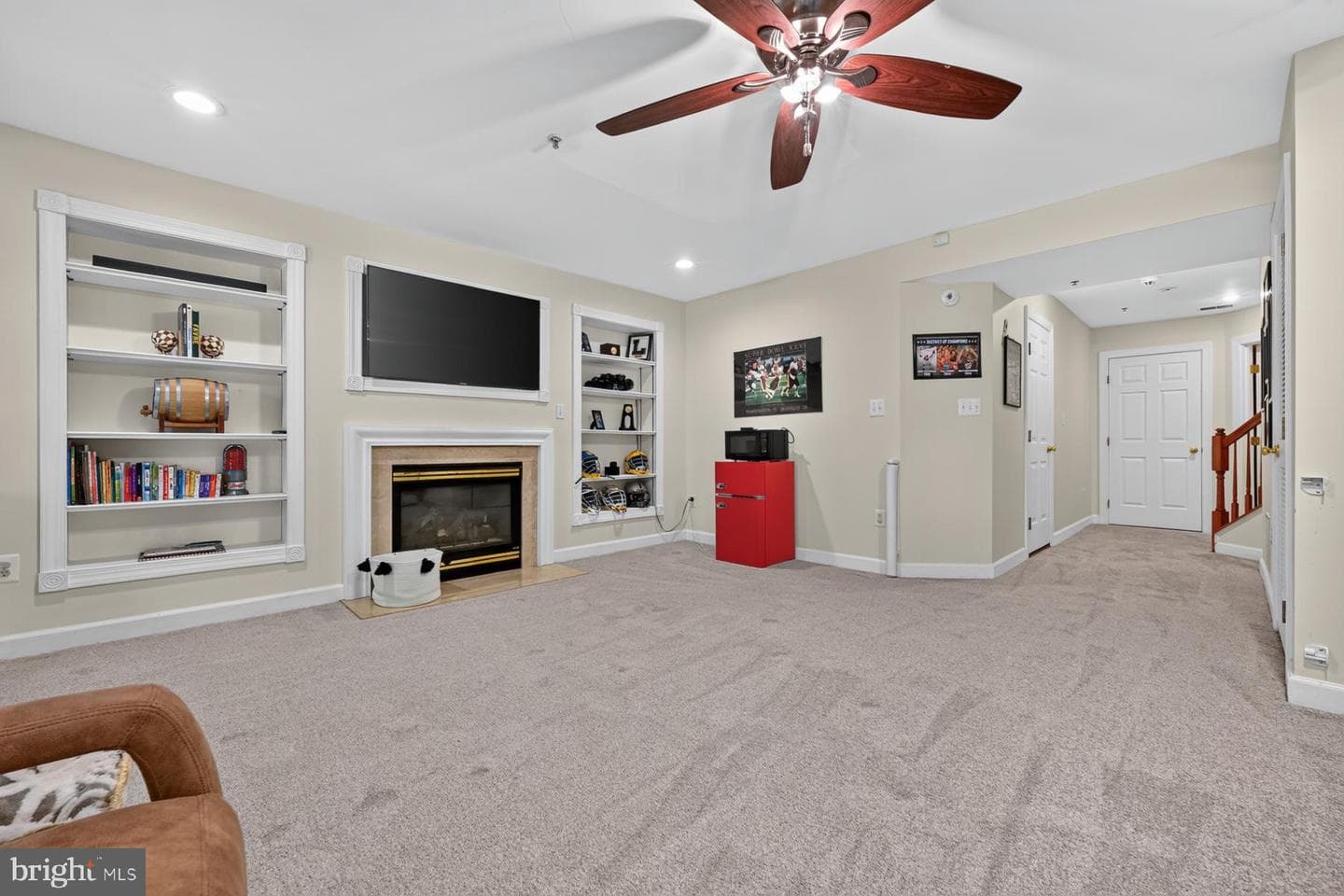 144 Riverton Place photo 34