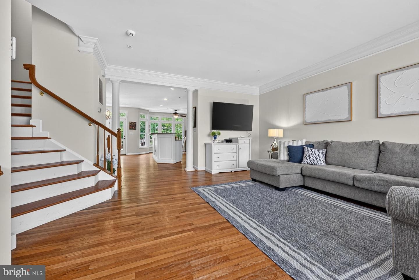 144 Riverton Place photo 5