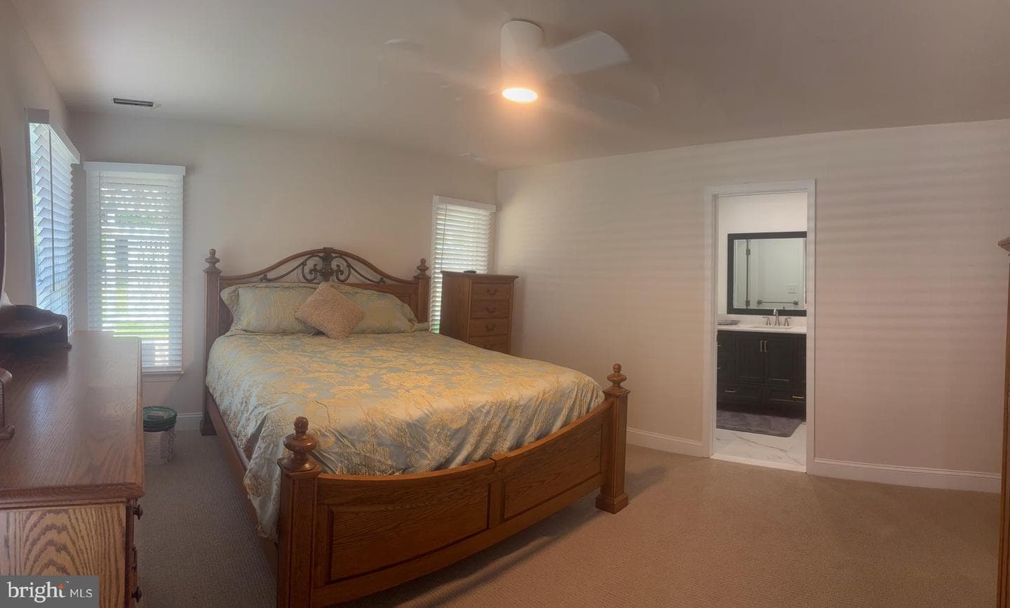 708 Sydney Terrace photo 15