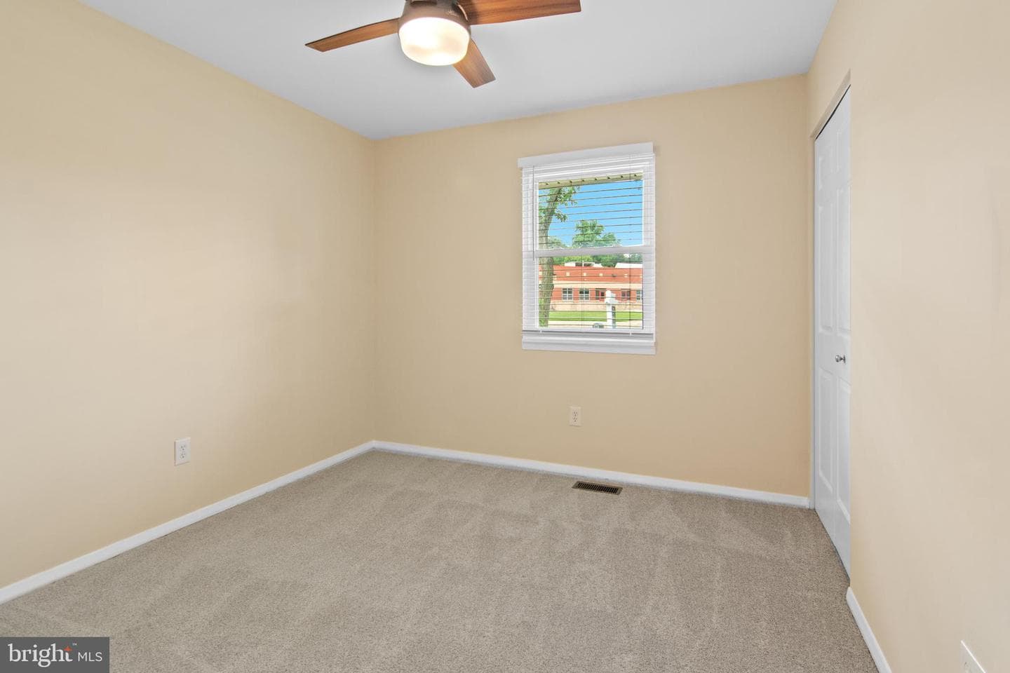 1453 Evergreen Road photo 22