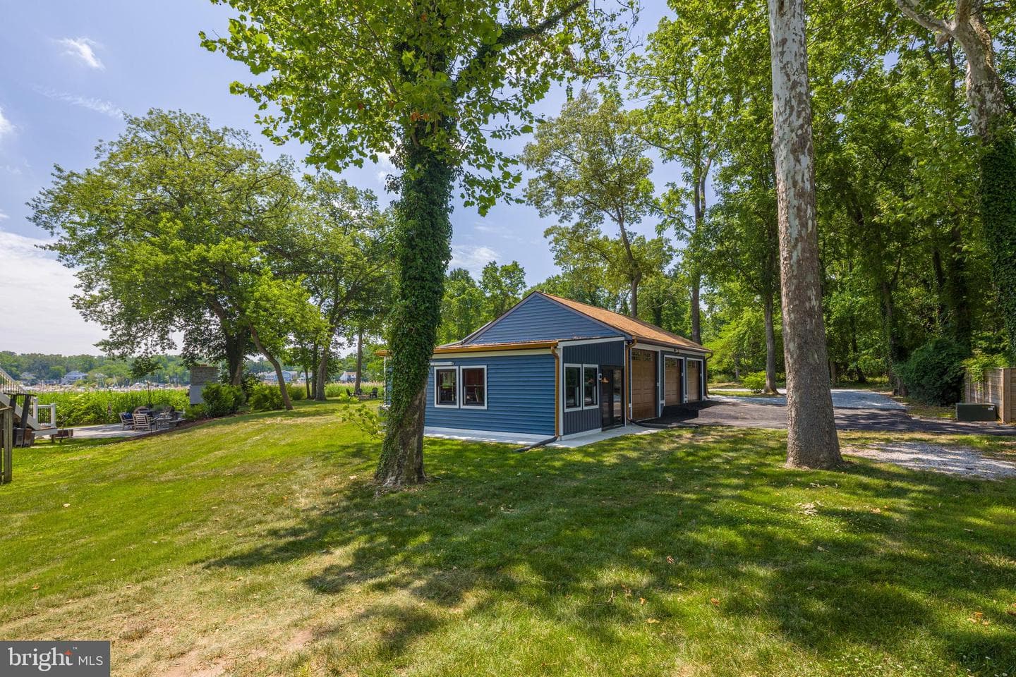 1018 Magothy Avenue photo 100