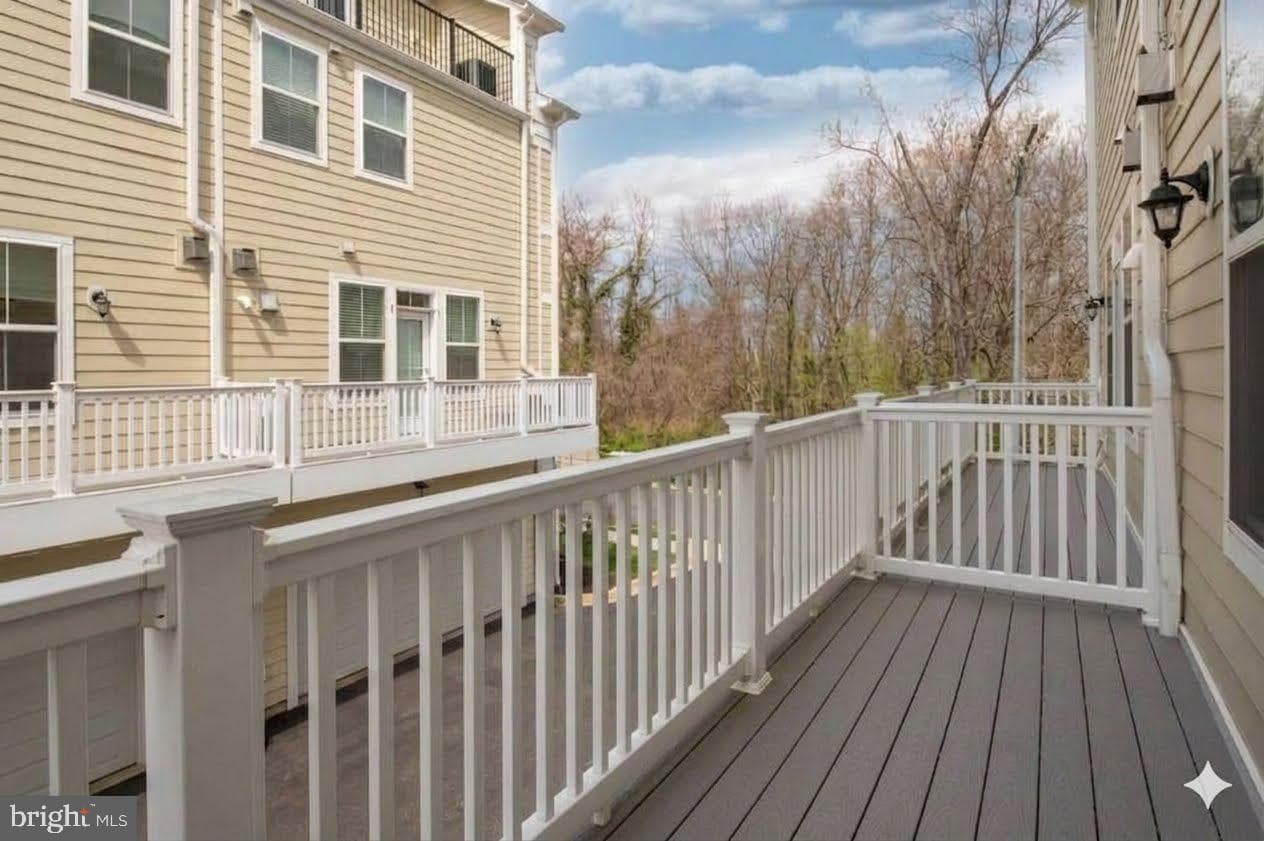 602 James Walker Place photo 22