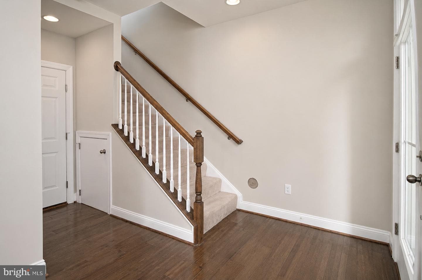 602 James Walker Place photo 8