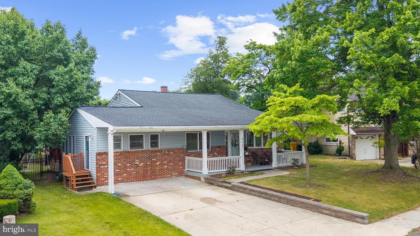 605 Carolyn Road photo 3