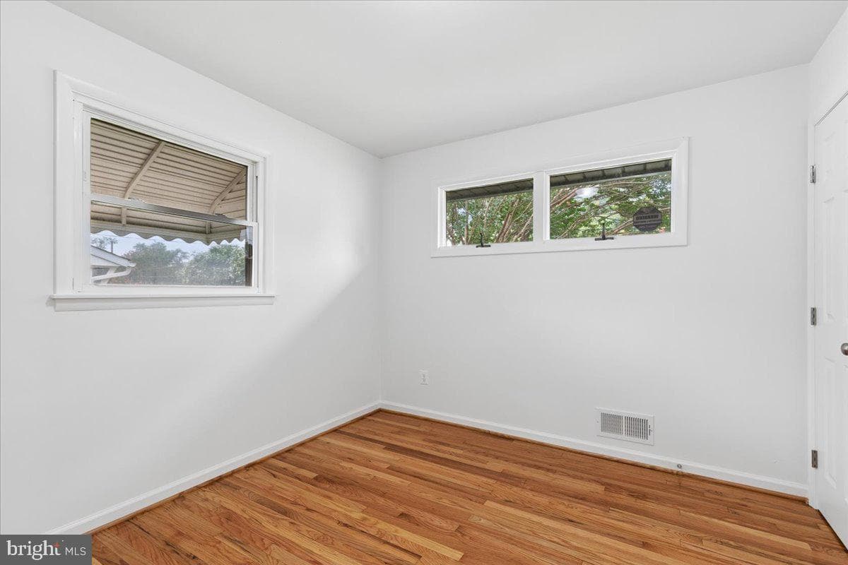 105 Chalmers Avenue photo 19