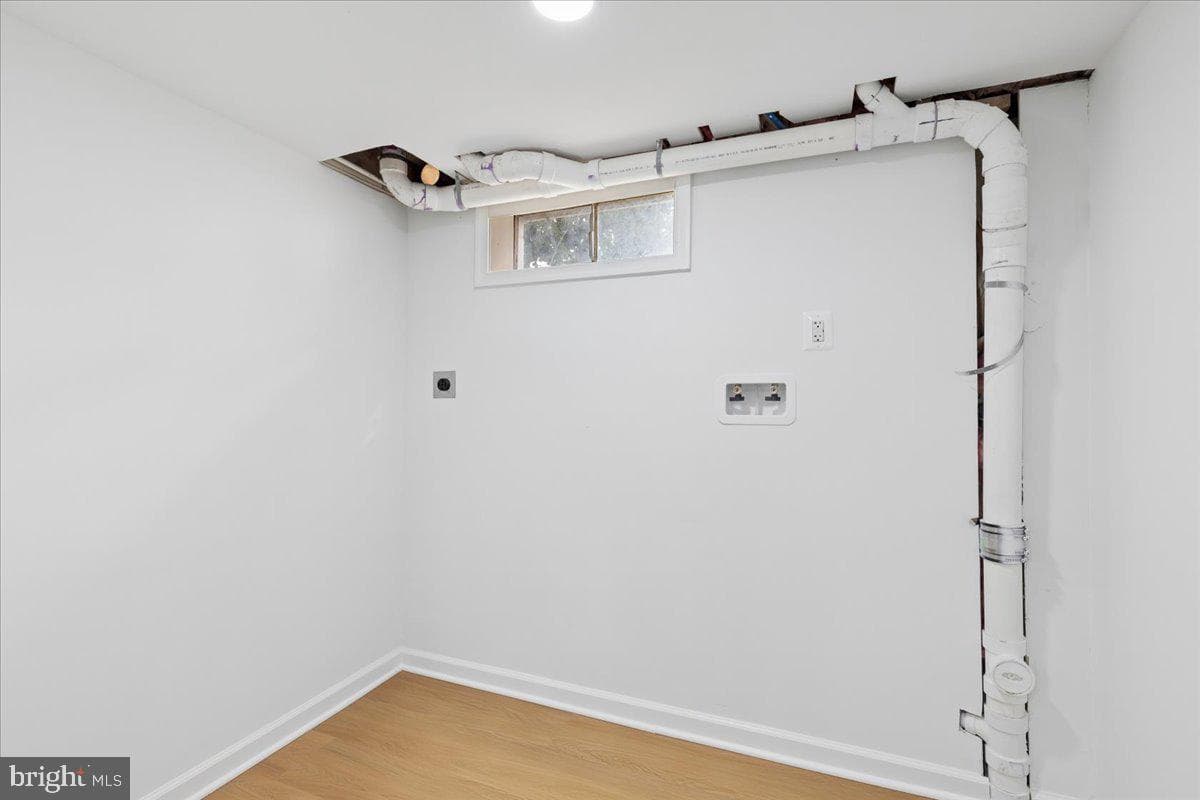 105 Chalmers Avenue photo 37