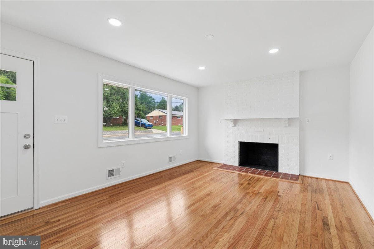 105 Chalmers Avenue photo 5