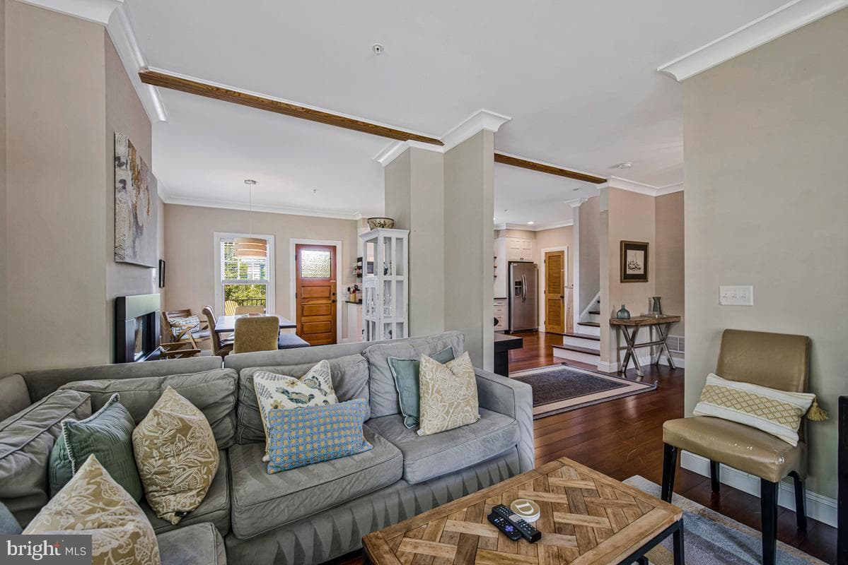 219 Lockwood Court photo 6