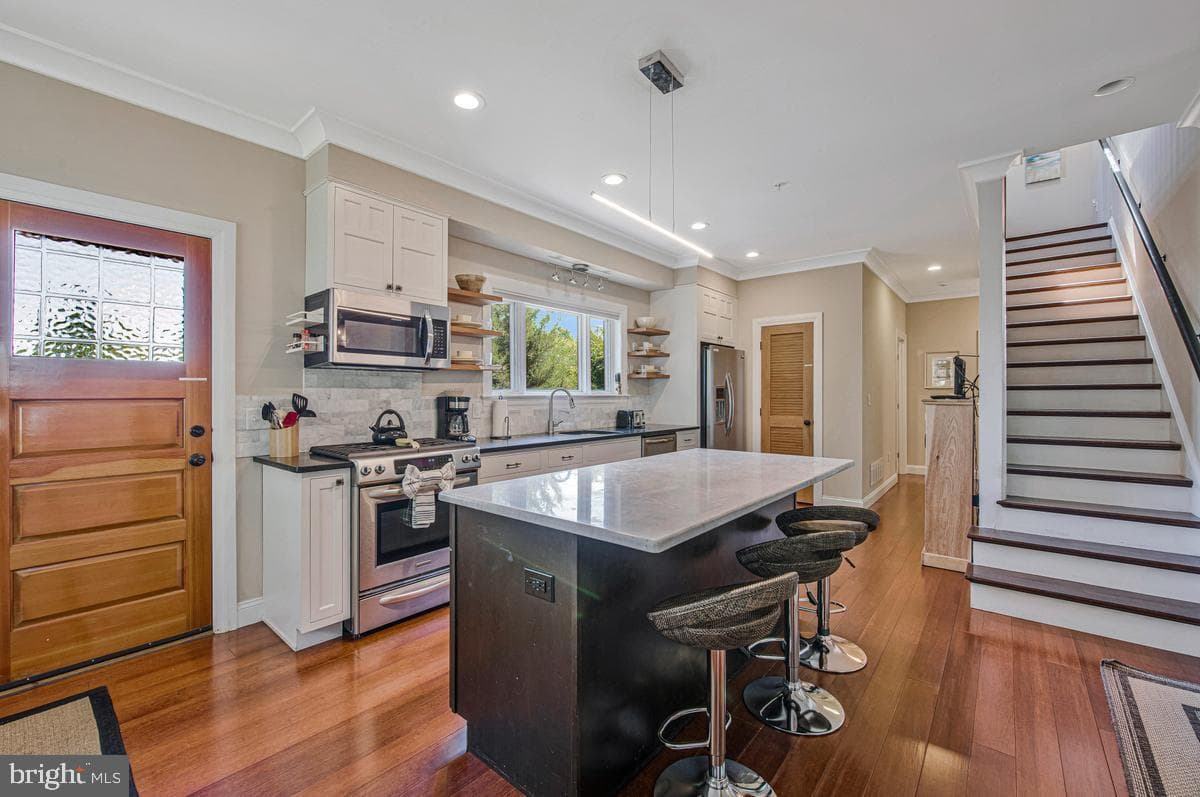 219 Lockwood Court photo 9