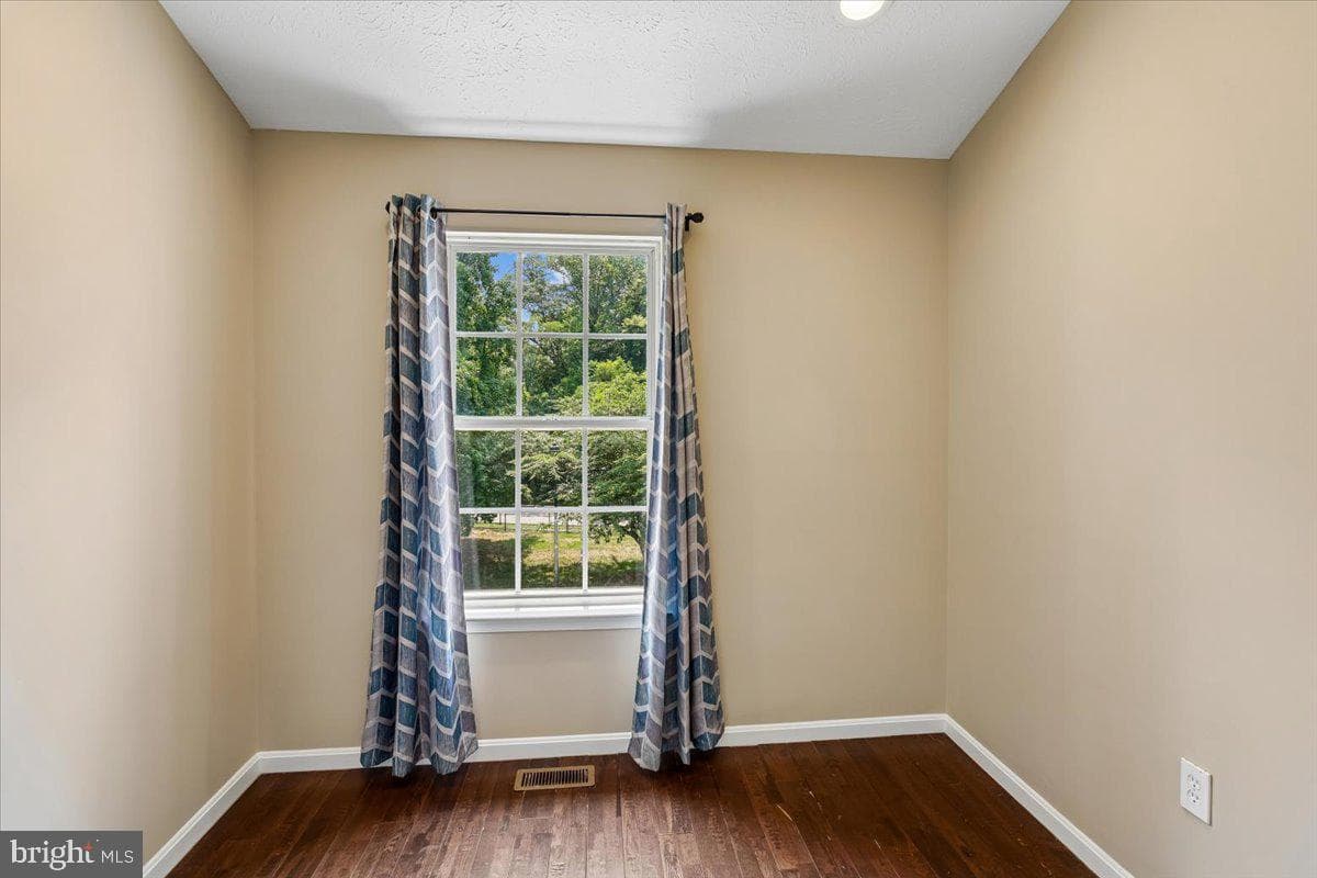 608 Talon Court photo 15