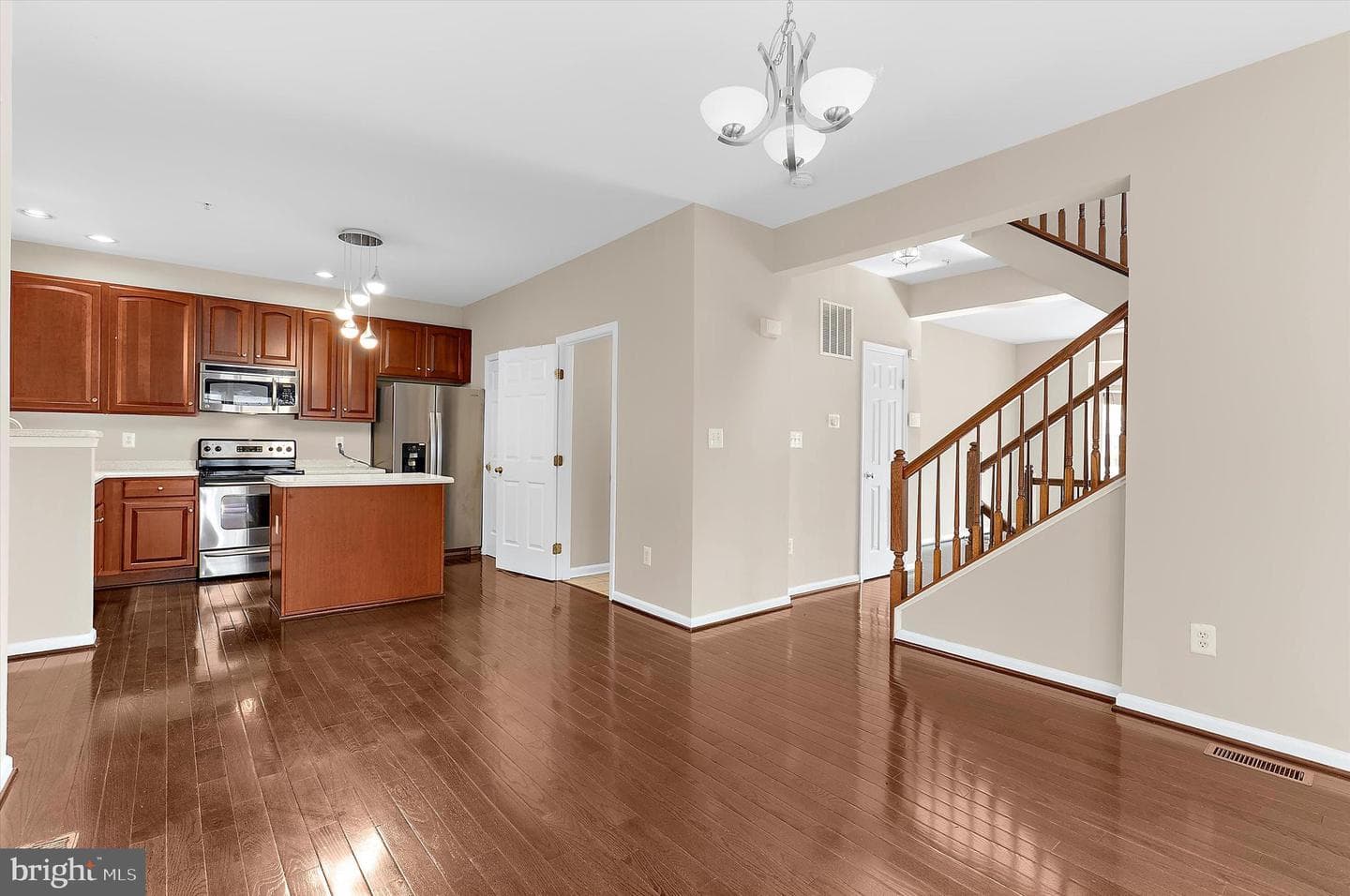 2432 Knapps Way photo 13