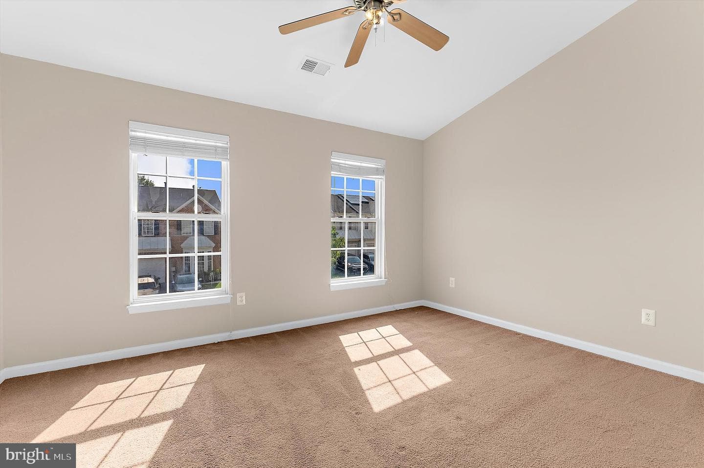 2432 Knapps Way photo 32