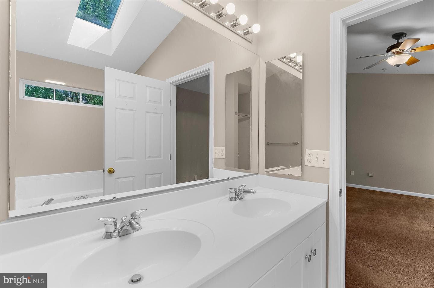 2432 Knapps Way photo 43