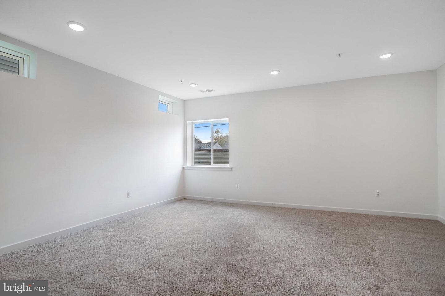 5733 Howard Drive photo 26