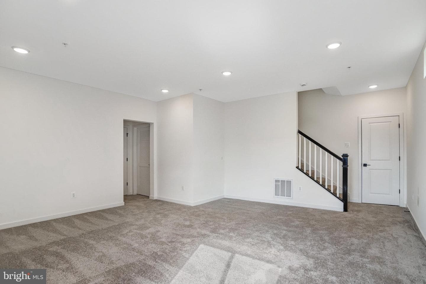 5733 Howard Drive photo 27