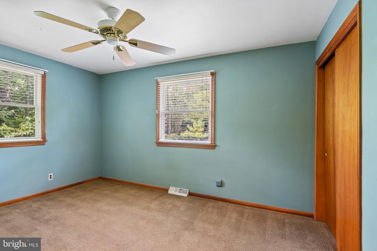 878 Oakdale Cir photo 23