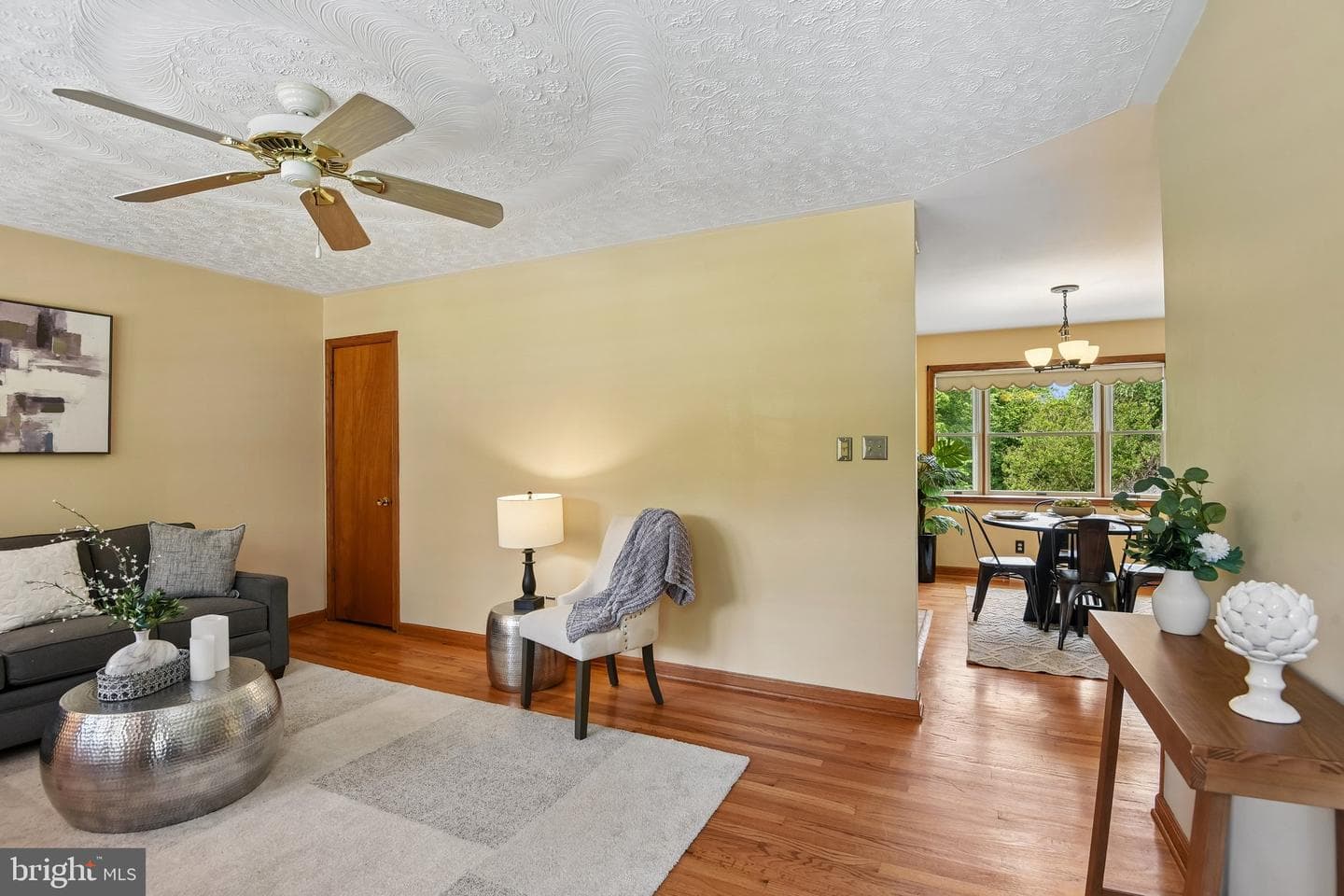 878 Oakdale Cir photo 4