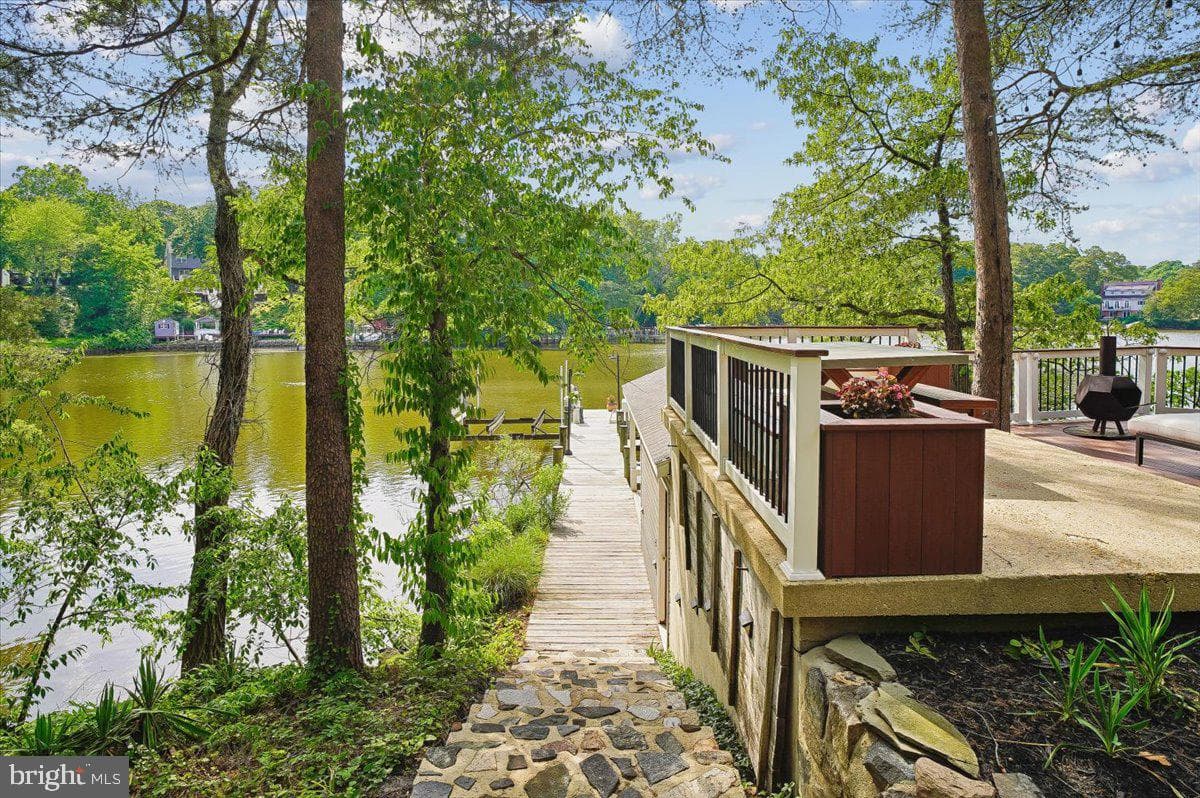 300 Magothy Bridge Road photo 10