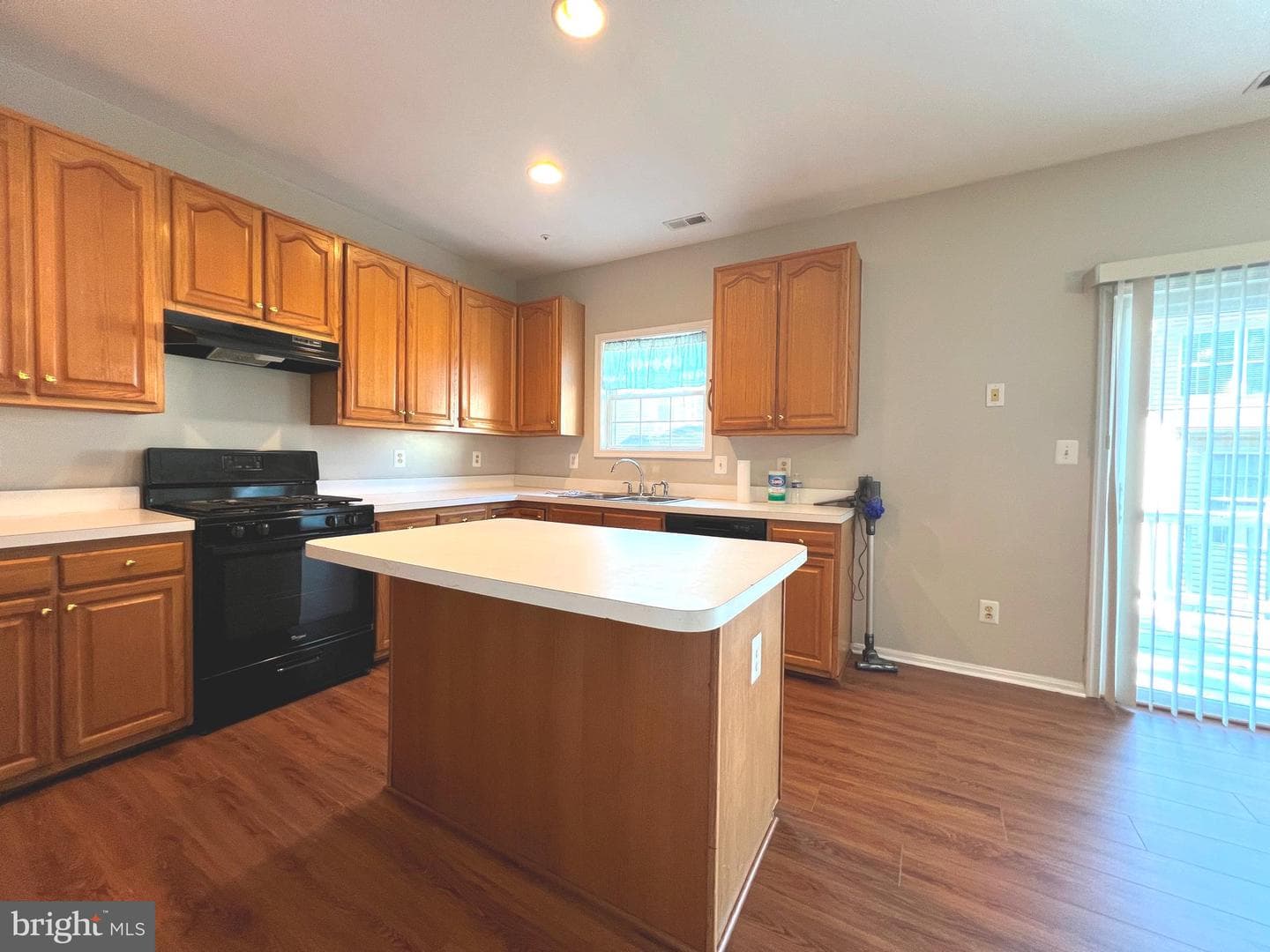 1727 Wood Carriage Way #105 photo 4