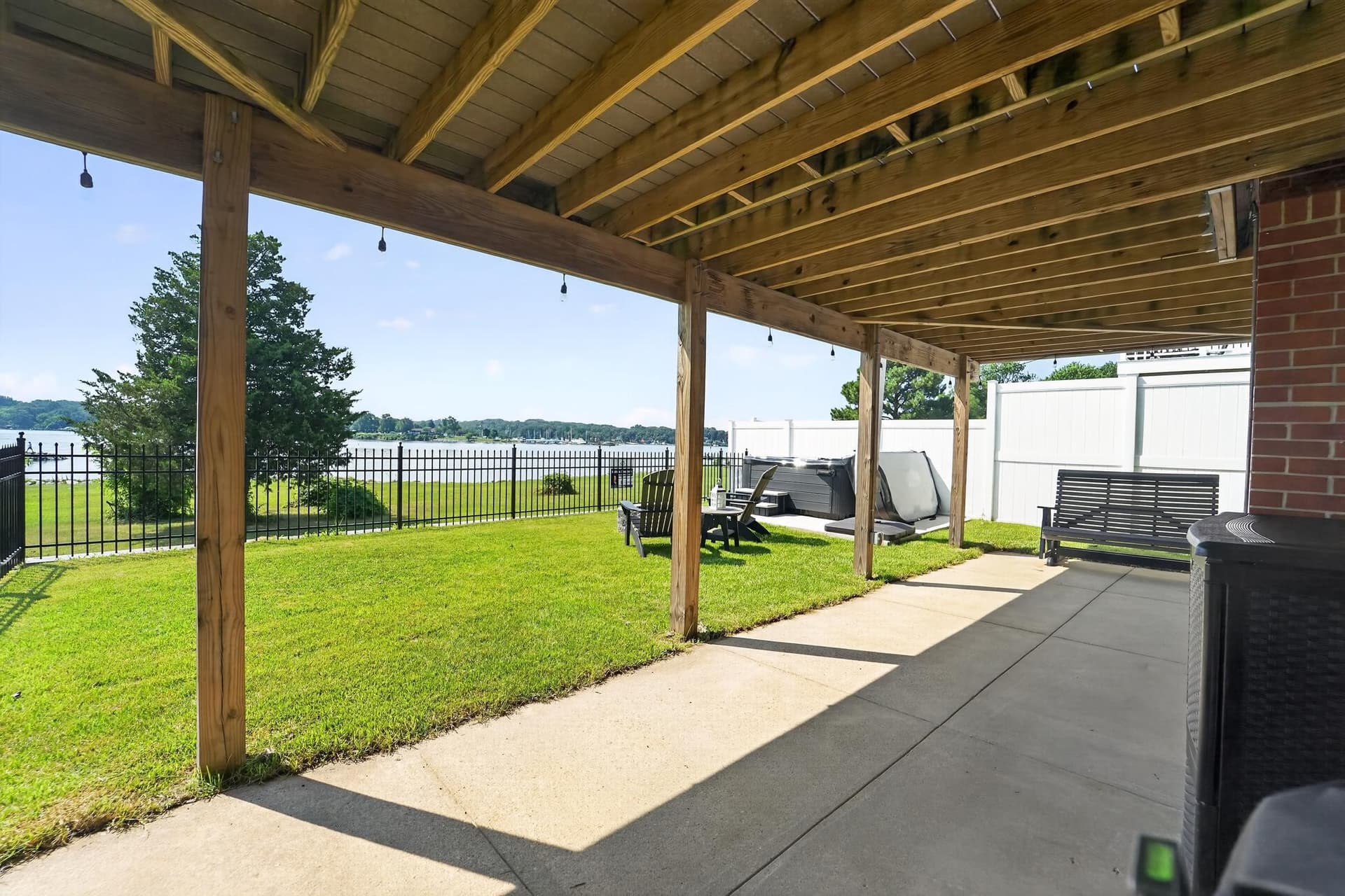 221 Atlanta Road photo 3