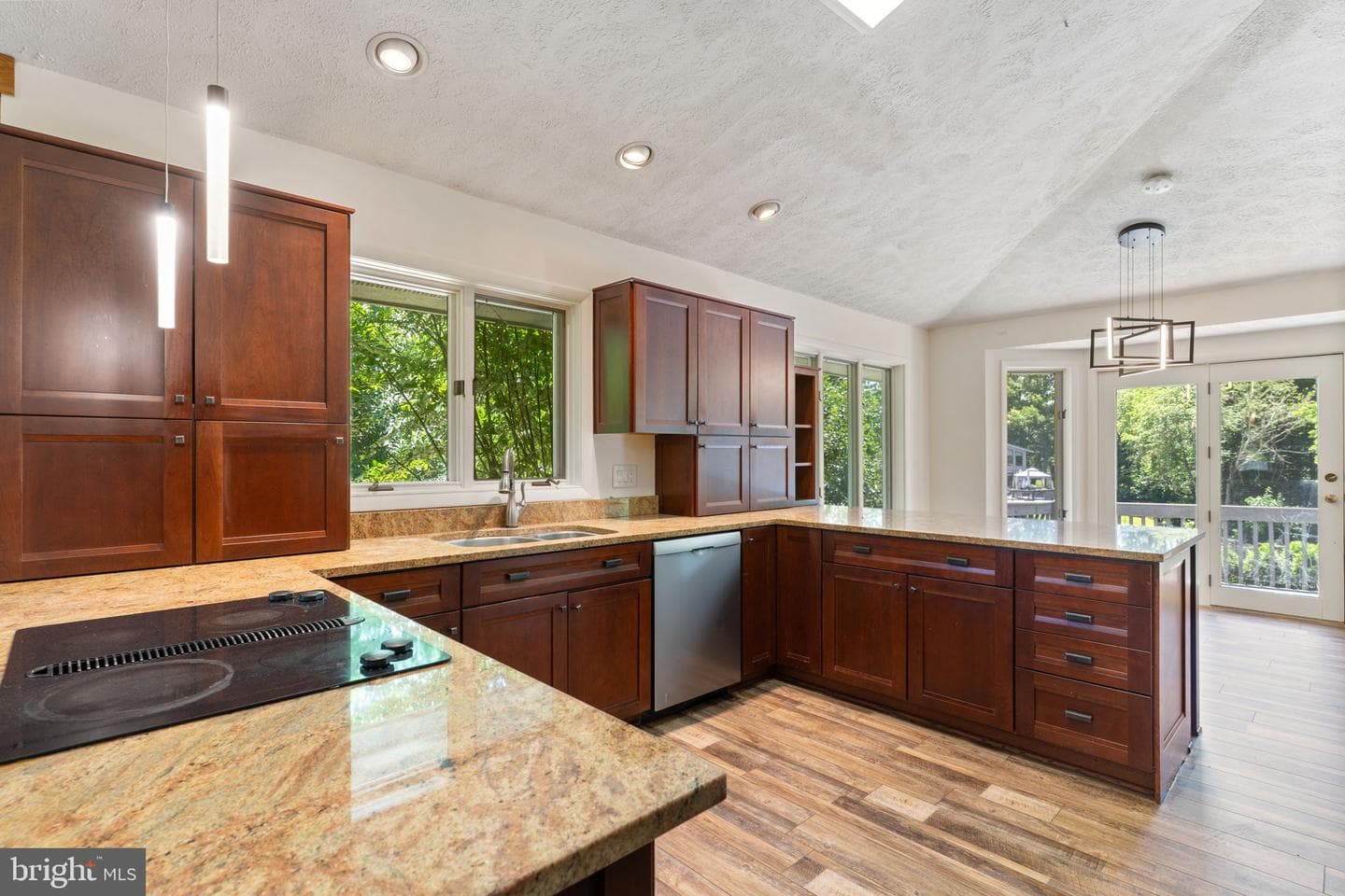 1047 Sugar Maple Drive photo 15
