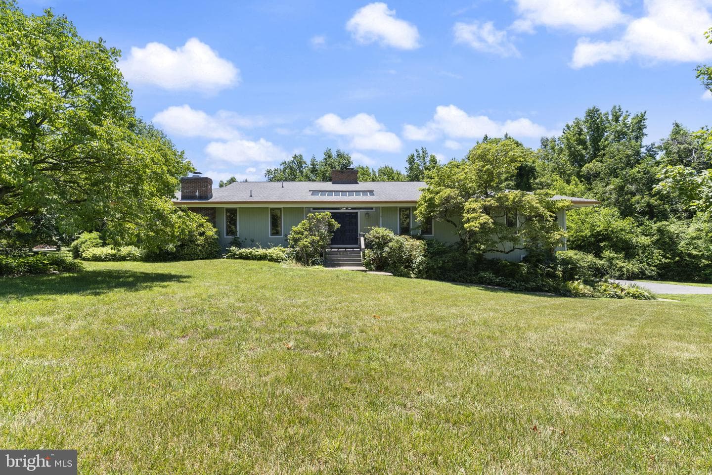 1047 Sugar Maple Drive photo 2