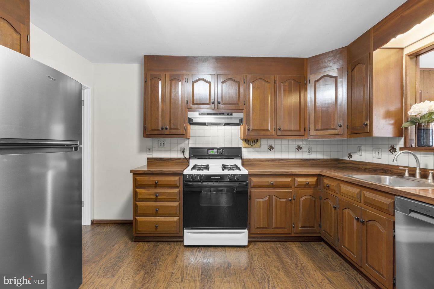 805 Glenview Avenue photo 13