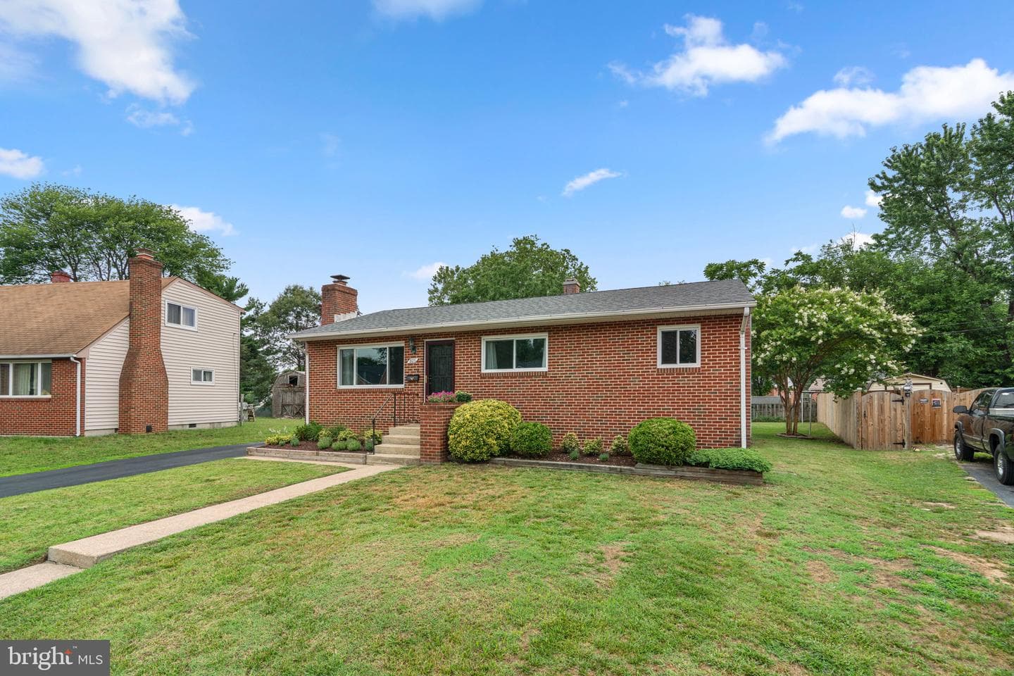 805 Glenview Avenue photo 4