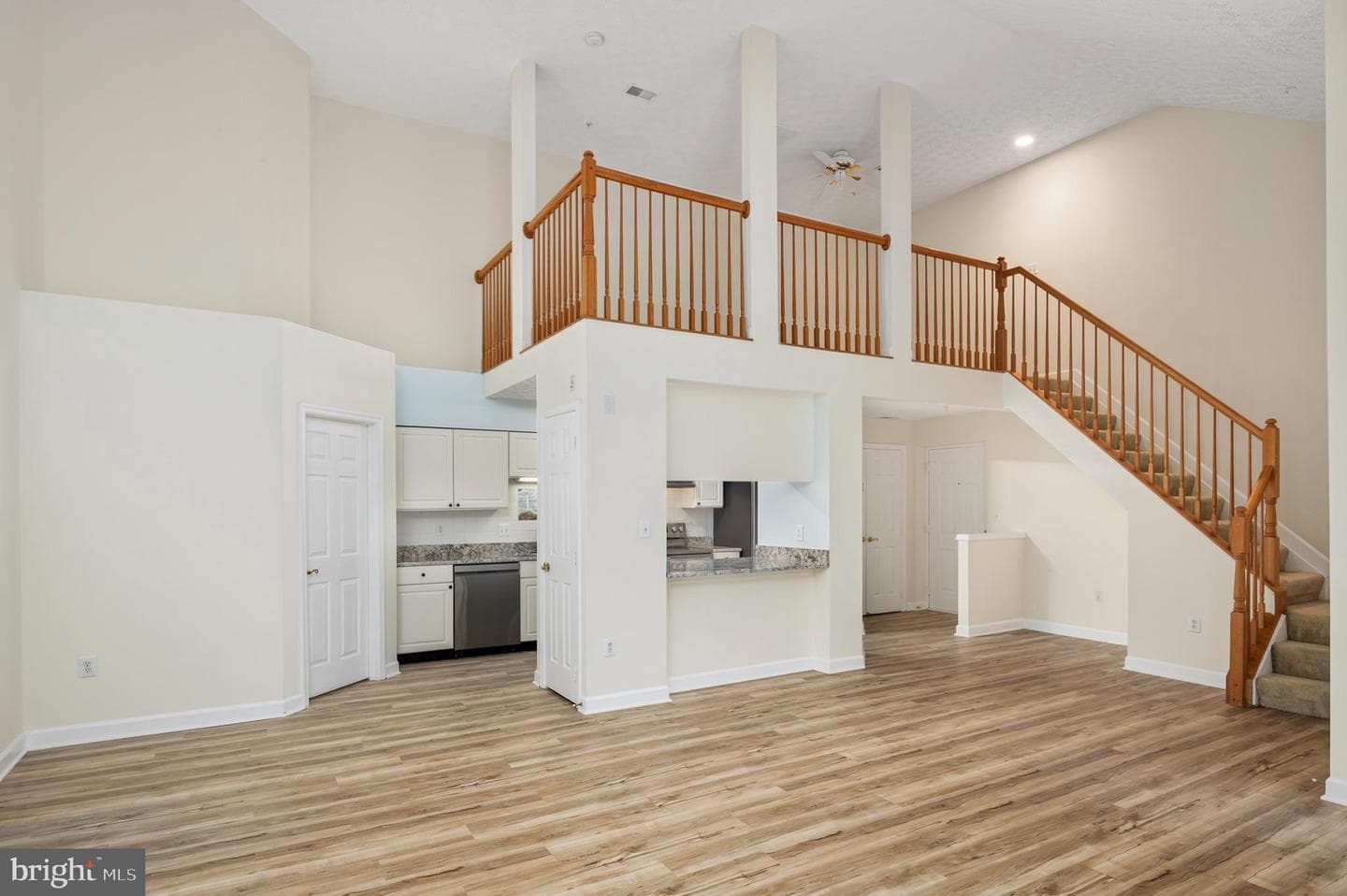 619 Admiral Drive #401 photo 7