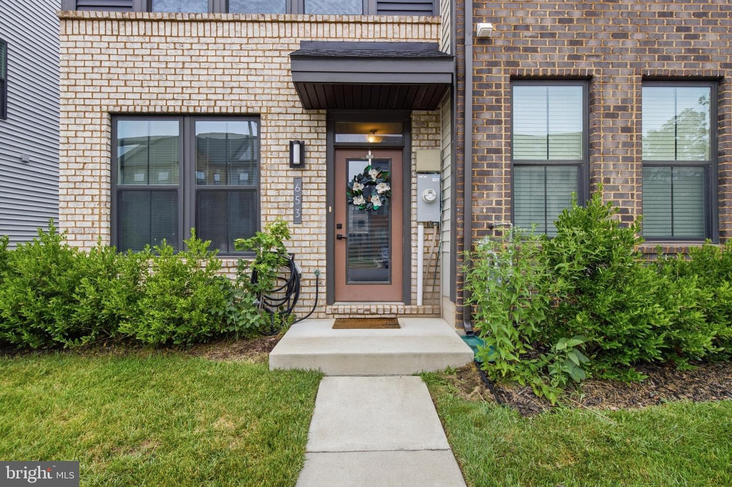 653 Lakemont Drive photo 4