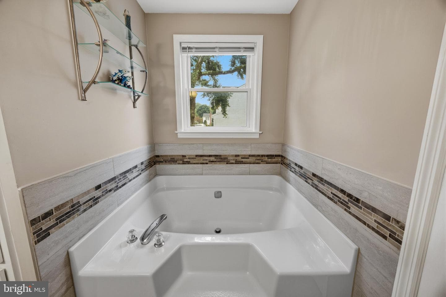 110 W Virginia Avenue photo 28