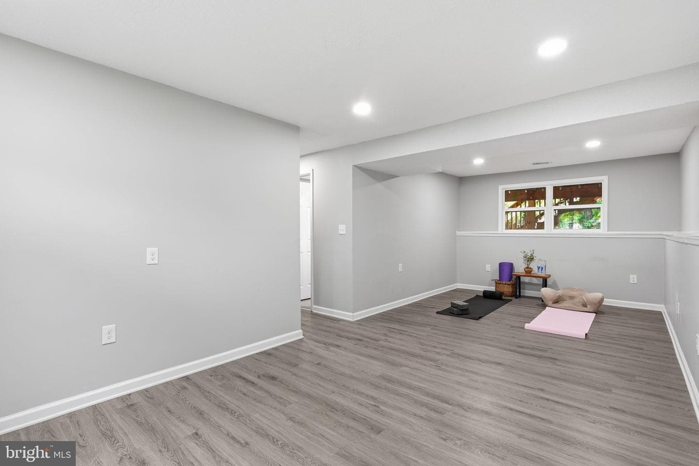 556 E Park Court photo 11