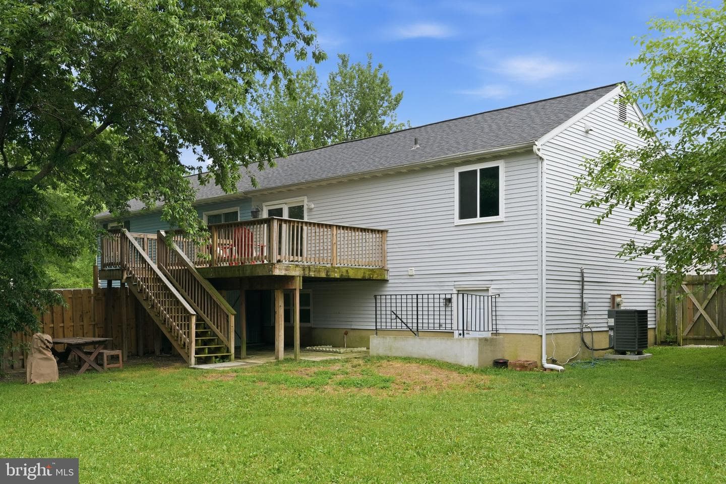 556 E Park Court photo 23