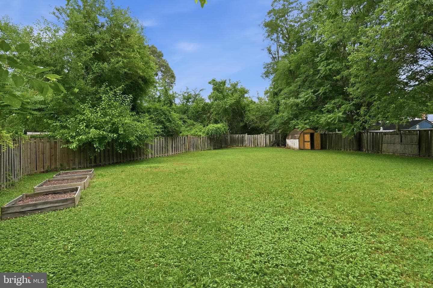 556 E Park Court photo 25