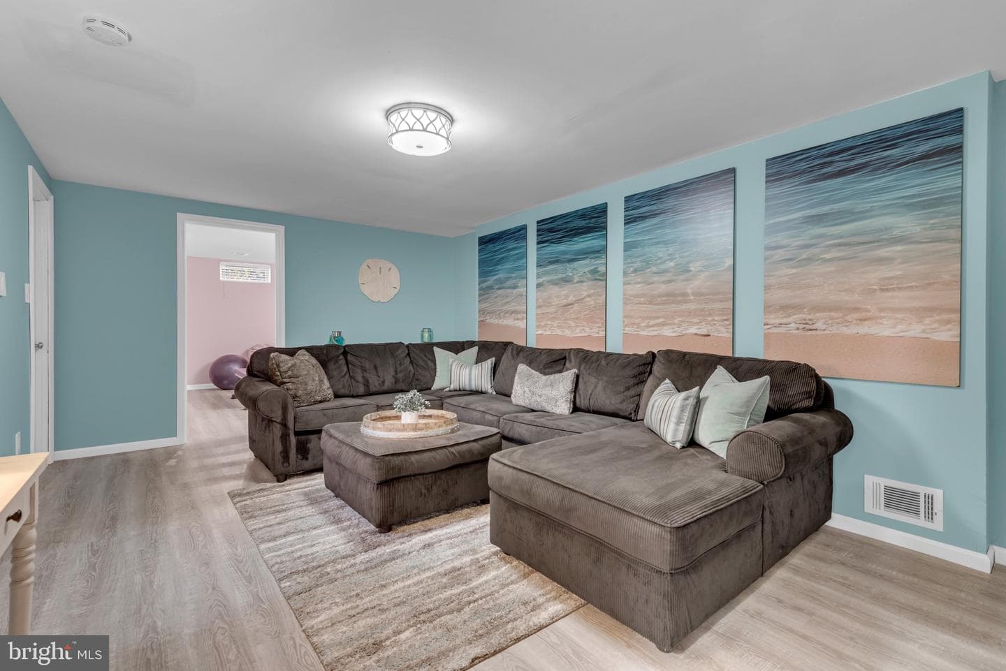 536 Manor Road photo 31