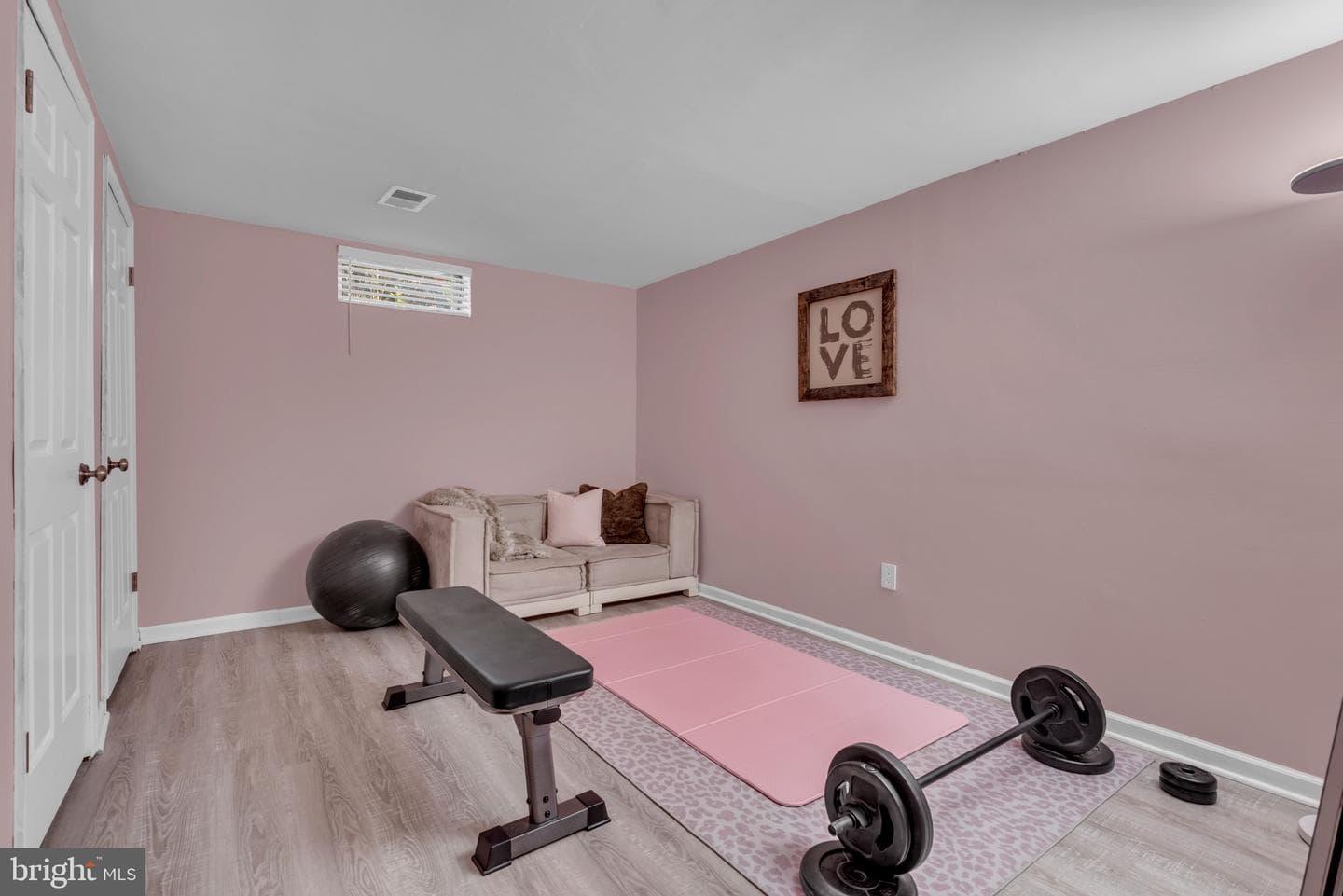 536 Manor Road photo 33