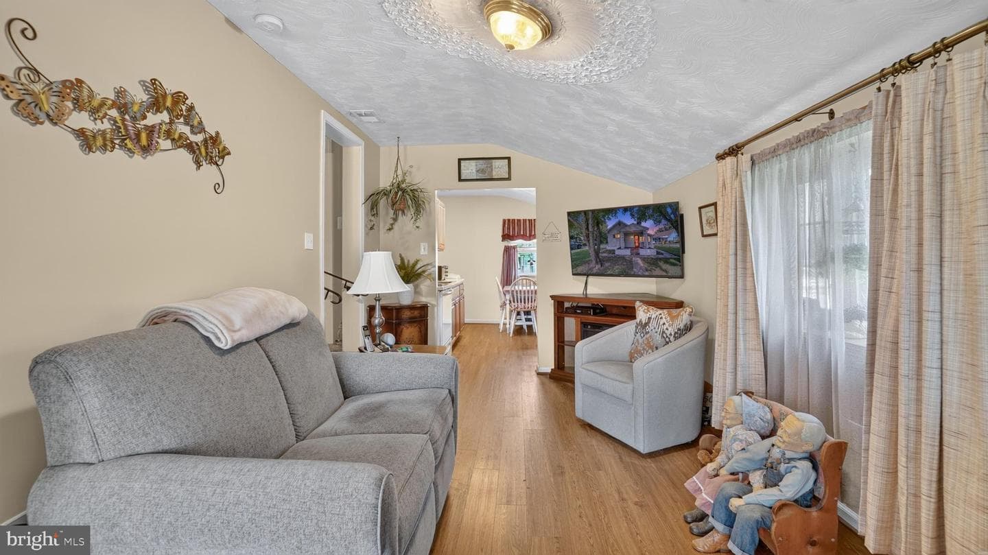 516 Oakwood Road photo 3