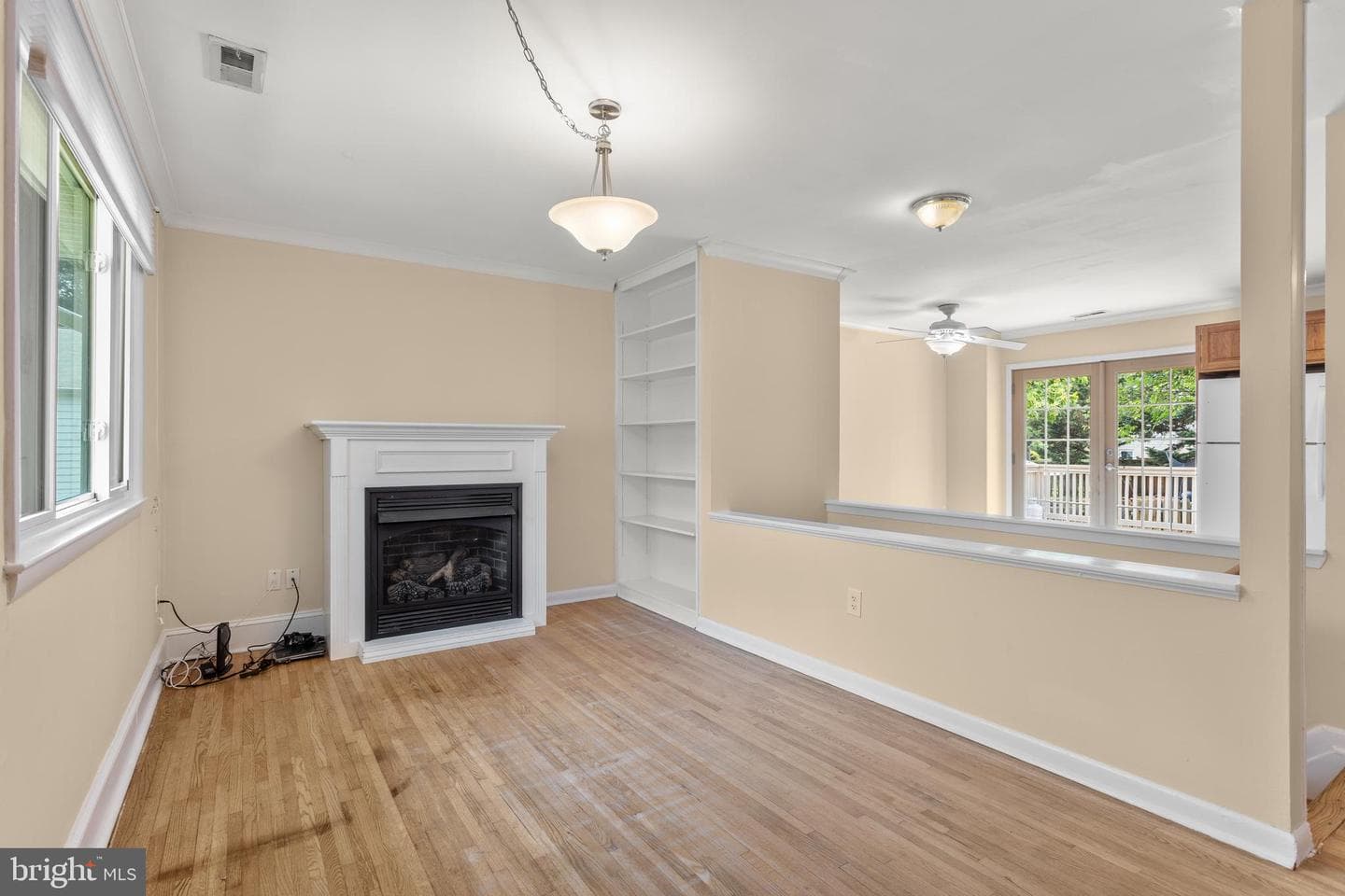 1099 Linden Tree Drive photo 5