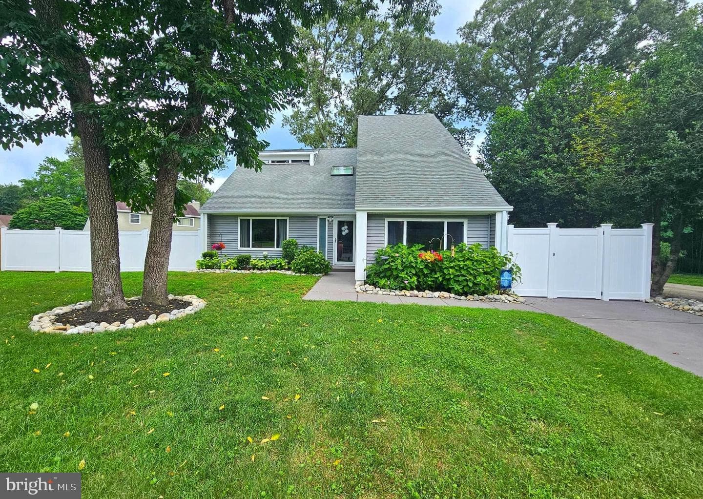 103 Evon Court photo 1