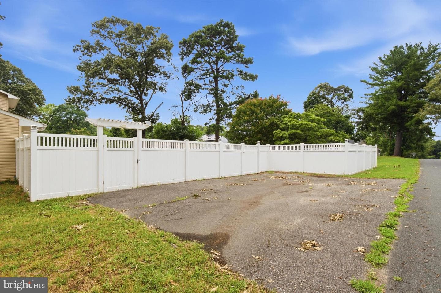776 Evergreen Road photo 4
