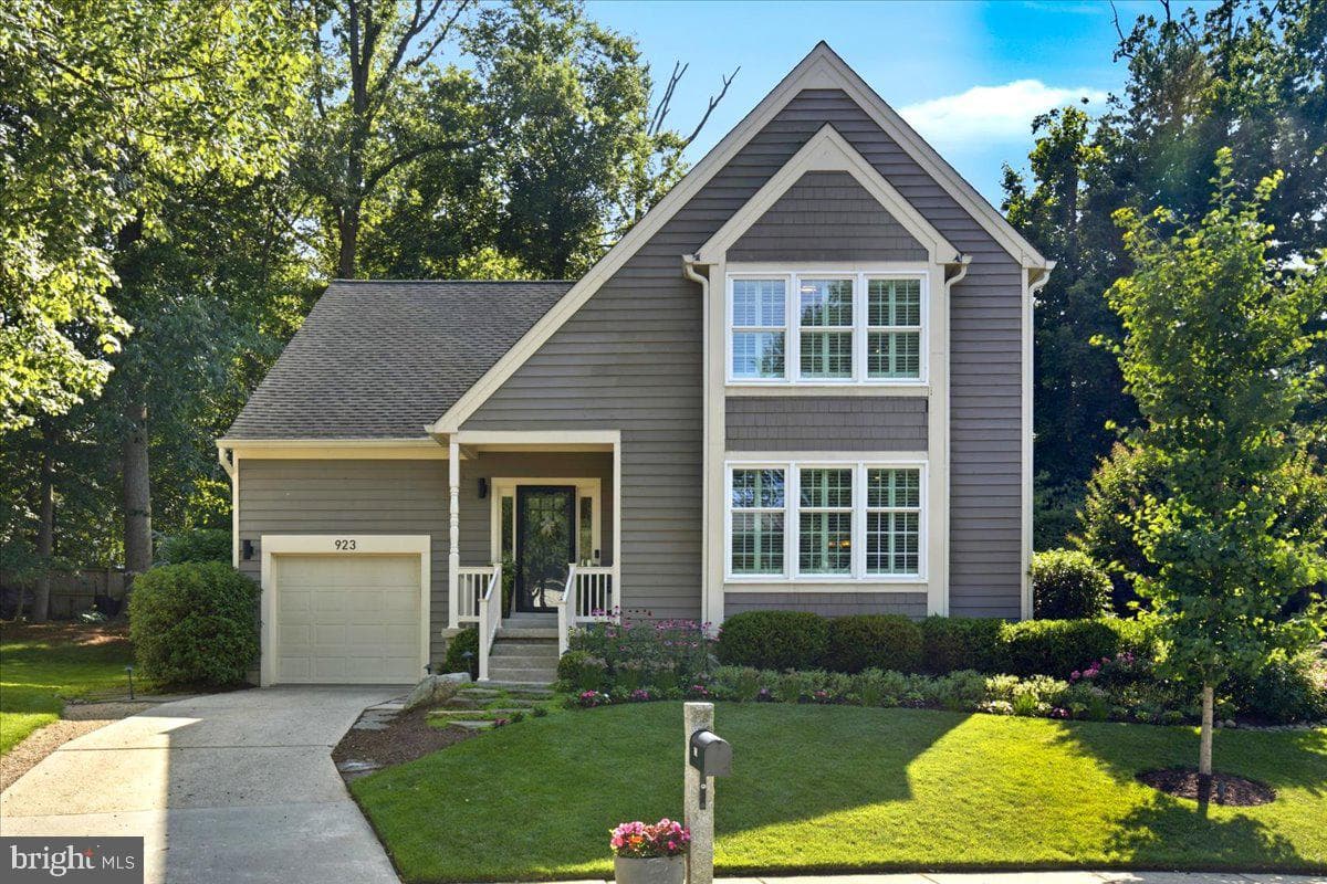 923 Langdon Court