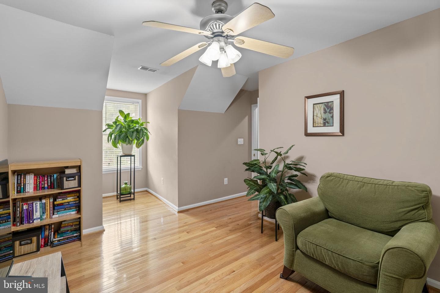 439 University Drive photo 34