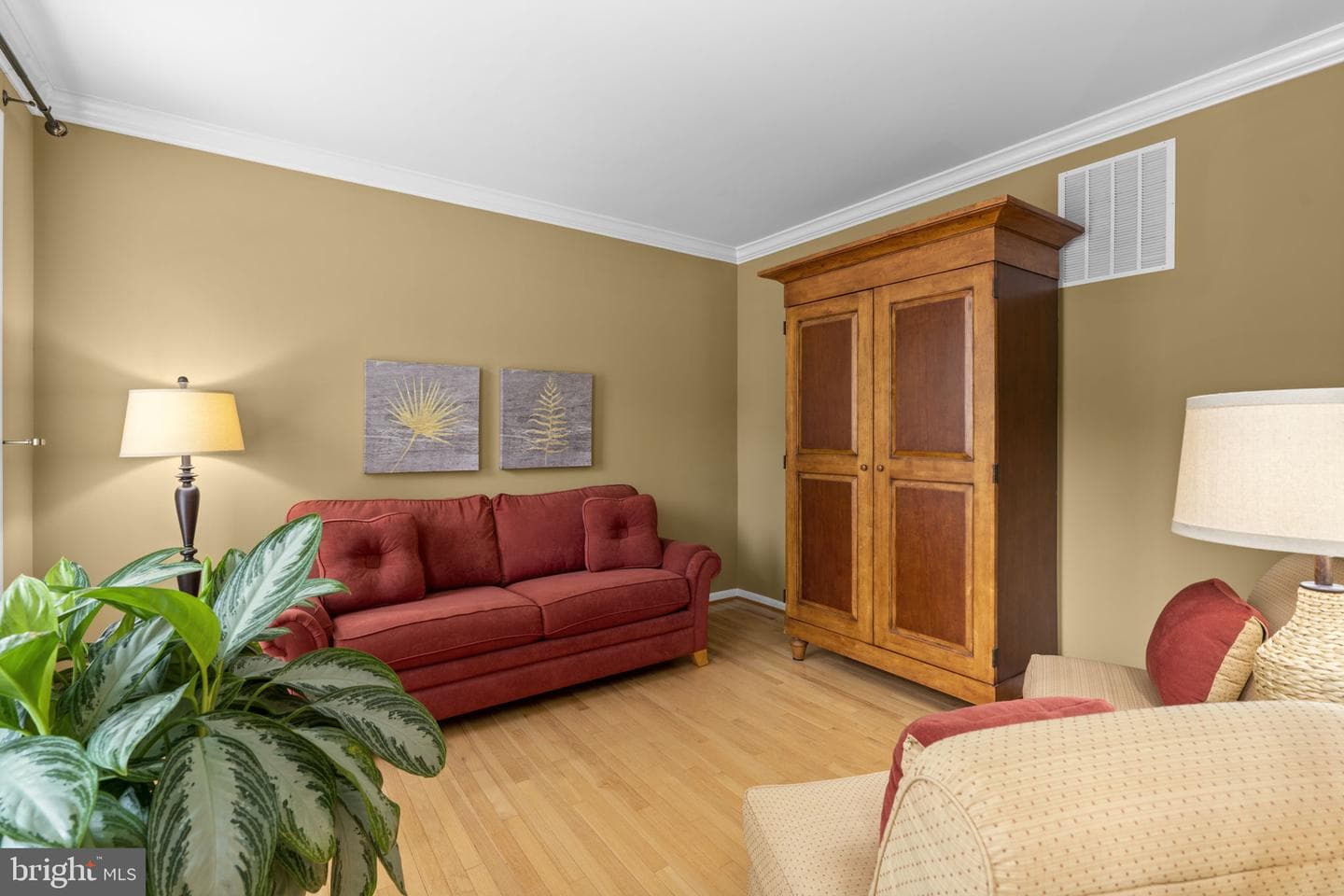 439 University Drive photo 7