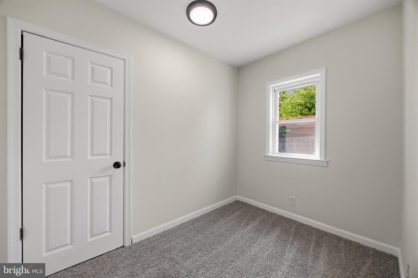 1561 Efford Road photo 19