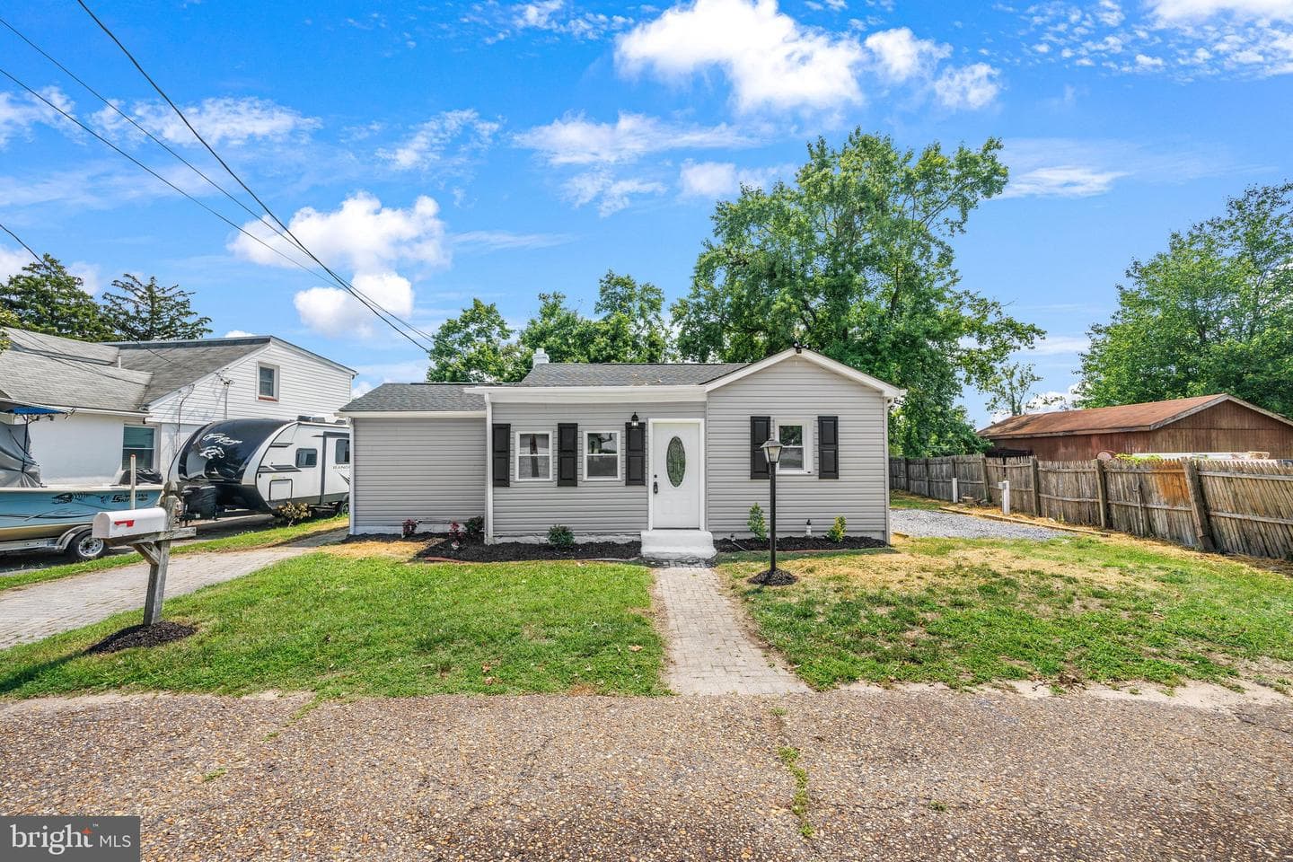 1561 Efford Road photo 33