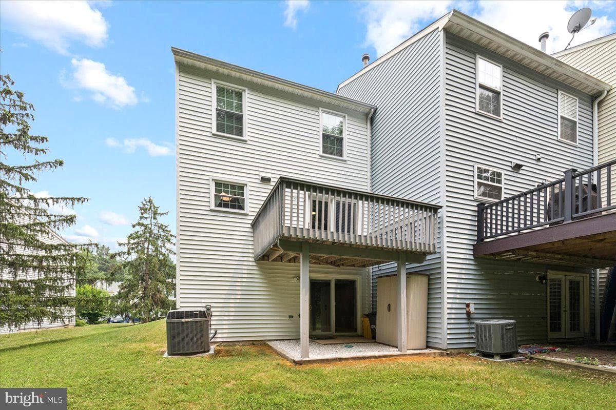 1214 Farley Court N photo 32