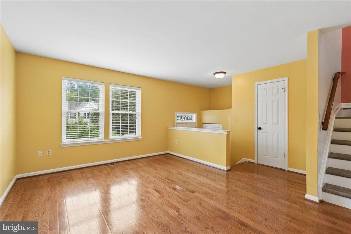 1214 Farley Court N photo 7