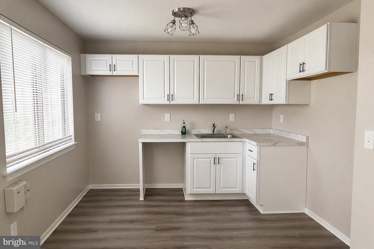 1041 Cedar Ridge Court photo 4