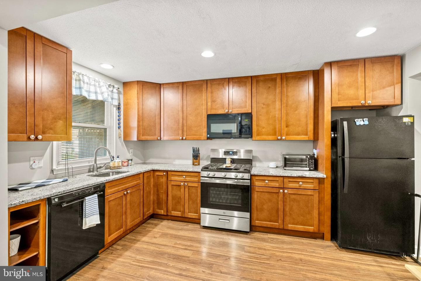 234 W Edgevale Road